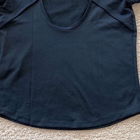 Under Armour Short Sleeve Athletic Tee - Picture 7 of 7